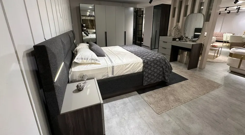 Adessa Outlet Bedroom Set