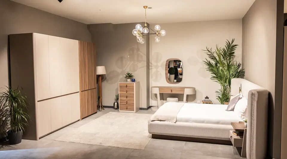 Pablo 6-Door Modern Bedroom Set