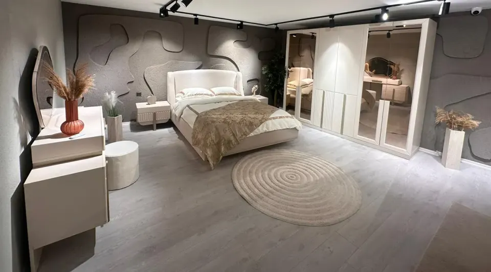 Oslo 6-Door Modern Bedroom Set