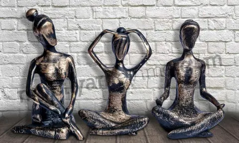 Yogacı Kızlar
