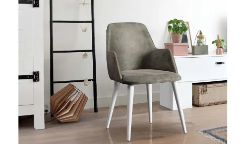Molti Wooden Leg Chair 2