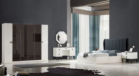 Stil 6 Door Bedroom Set