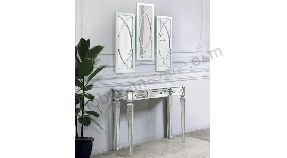 Crystal Dresser