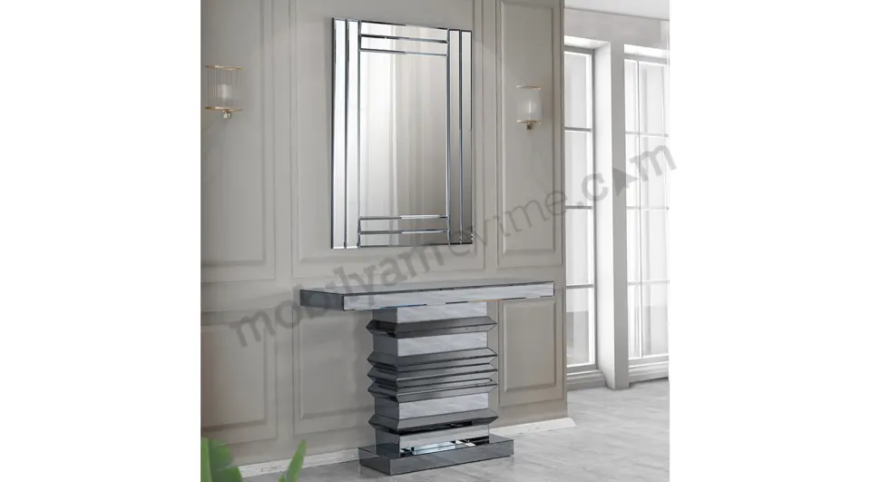 Sehrazat Dresser