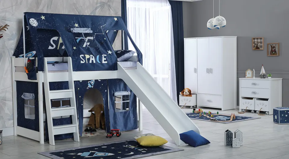 En My World Space Montessori