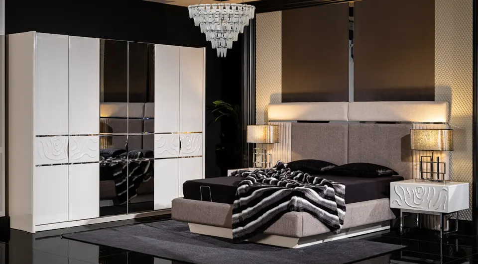 Parma 6-Door Bedroom Set