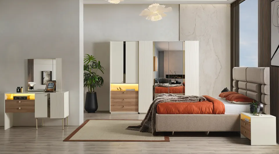 Elvis 6-Door Bedroom Set