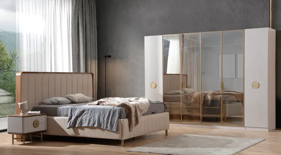 Oliva 6-Door Bedroom Set