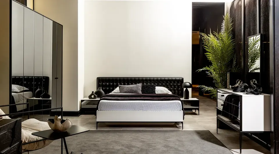 Onix 6 Door Bedroom Set