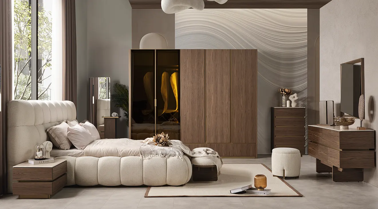 Monna 5-Door Bedroom Set