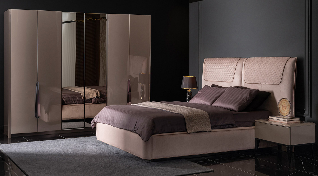 Bentley 6-Door Bedroom Set