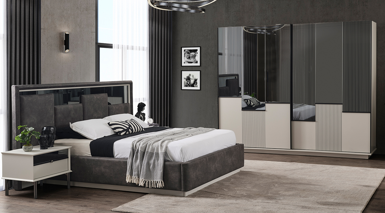 Favori Sliding Door Bedroom Set