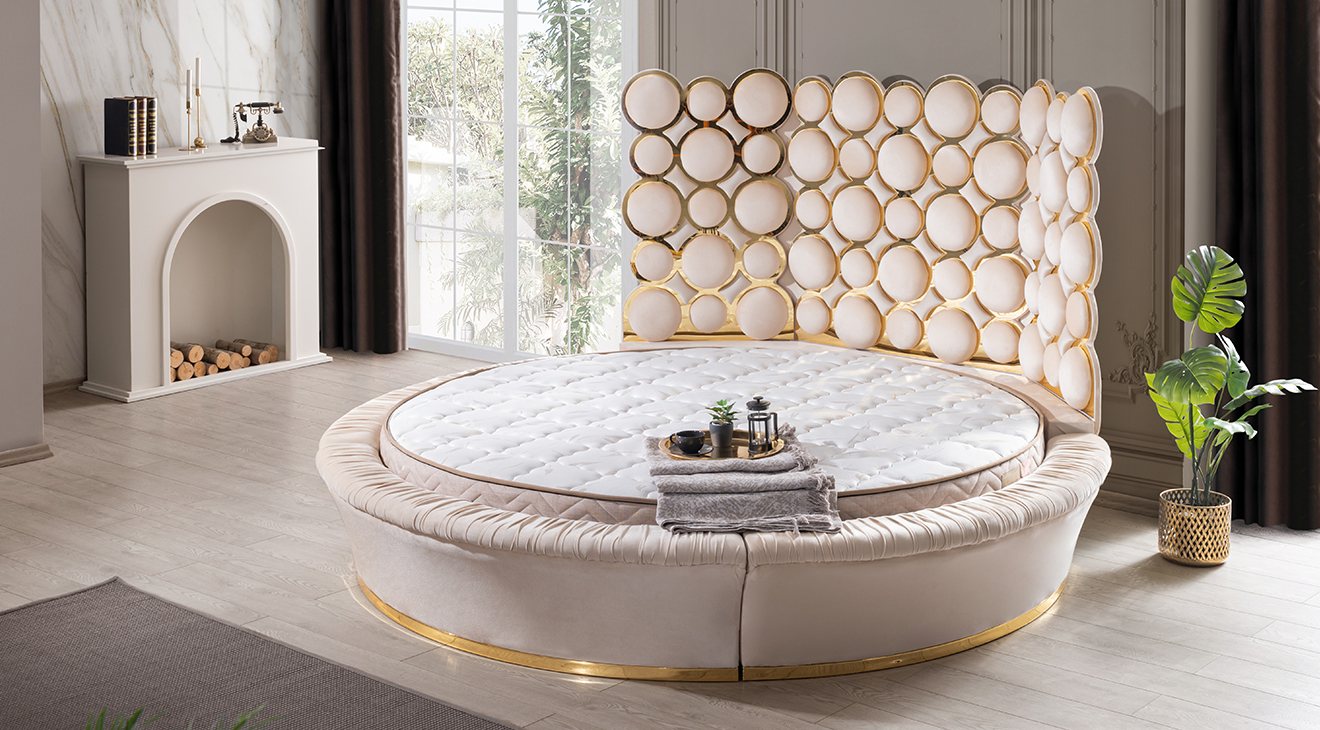 Gold Point Bed Set