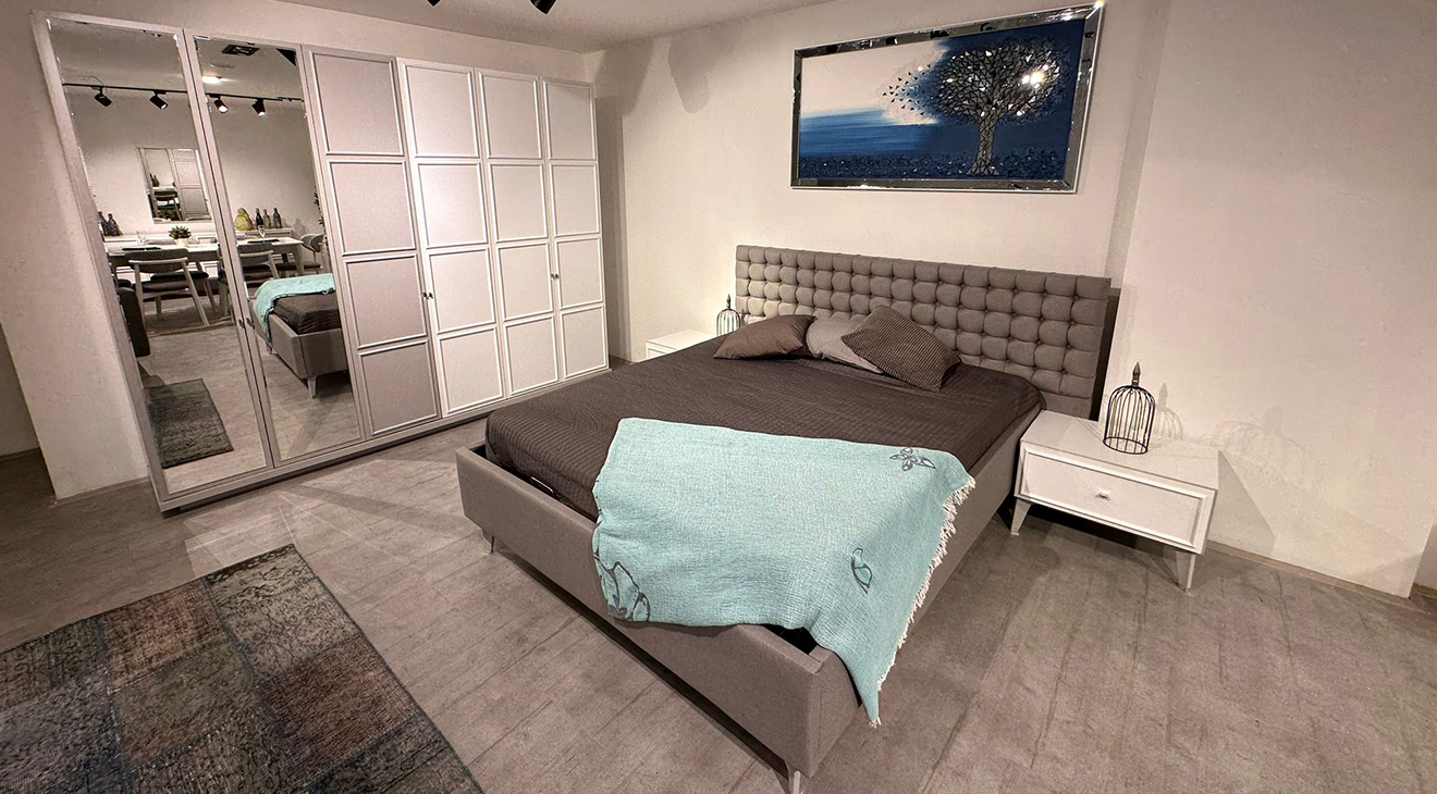 Nefer Outlet Bedroom Set