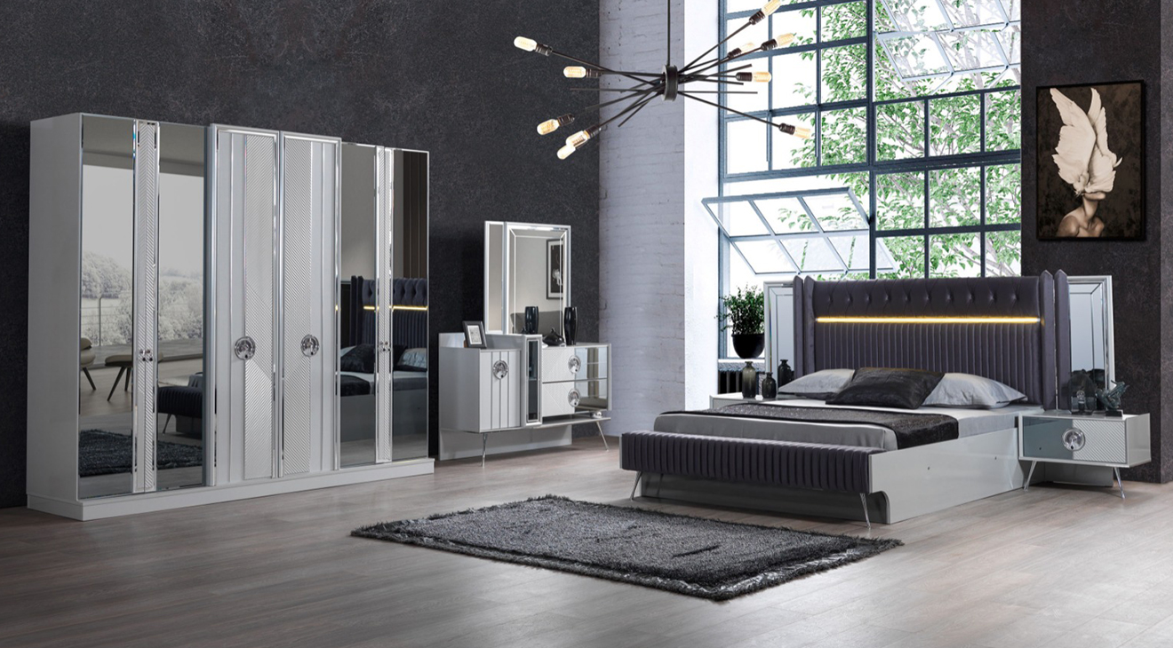 Nil 6 Door Bedroom Set(Chrome)