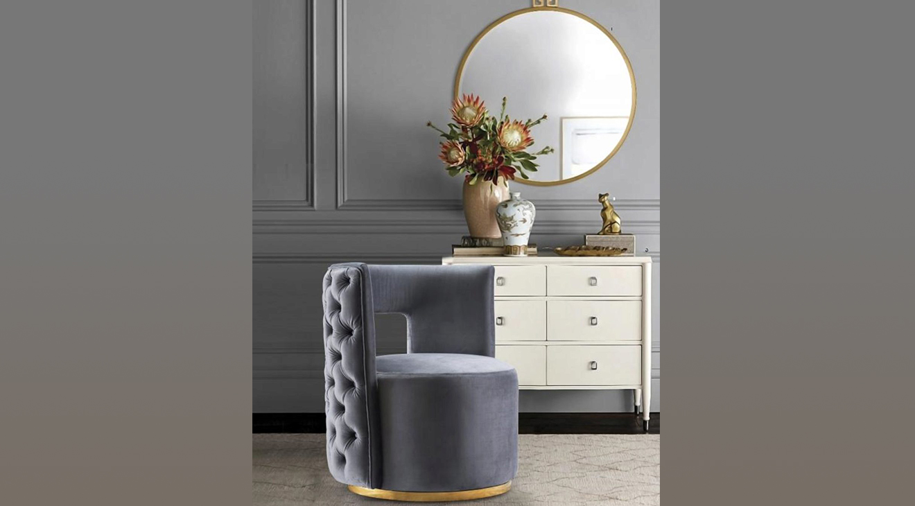 Paris Chester Pouff