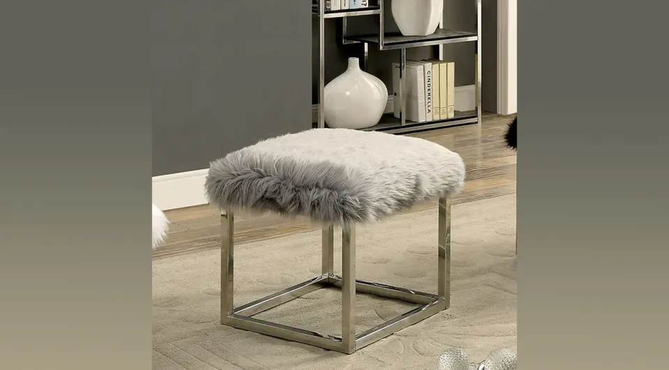 Candy Peluş Metal Ayaklı Puf